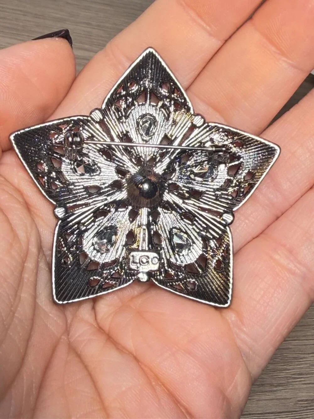 Liz Claiborne Star Brooch Rhinestone Filigree Silver Tone LC